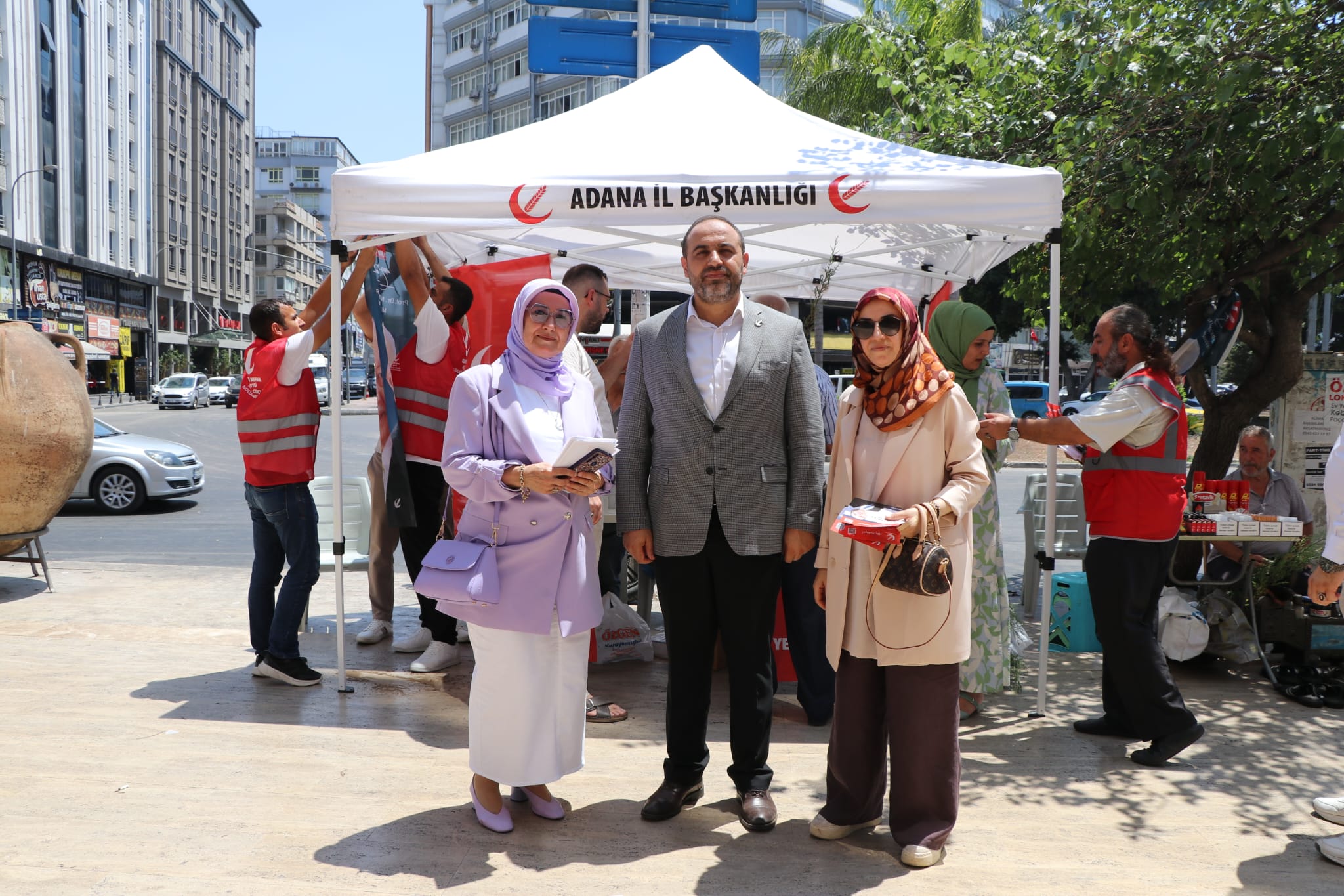 Adana'da fidan seferberliği! Yeniden Refah Partisi'nden anlamlı etkinlik!