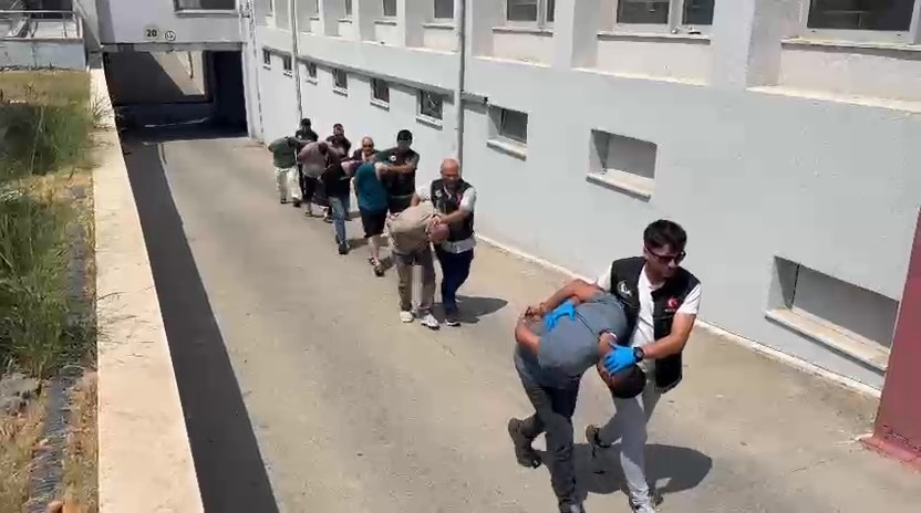 Uyuşturucu satıcıları ifadeleriyle şaşırttı: 5 kişi tutuklandı