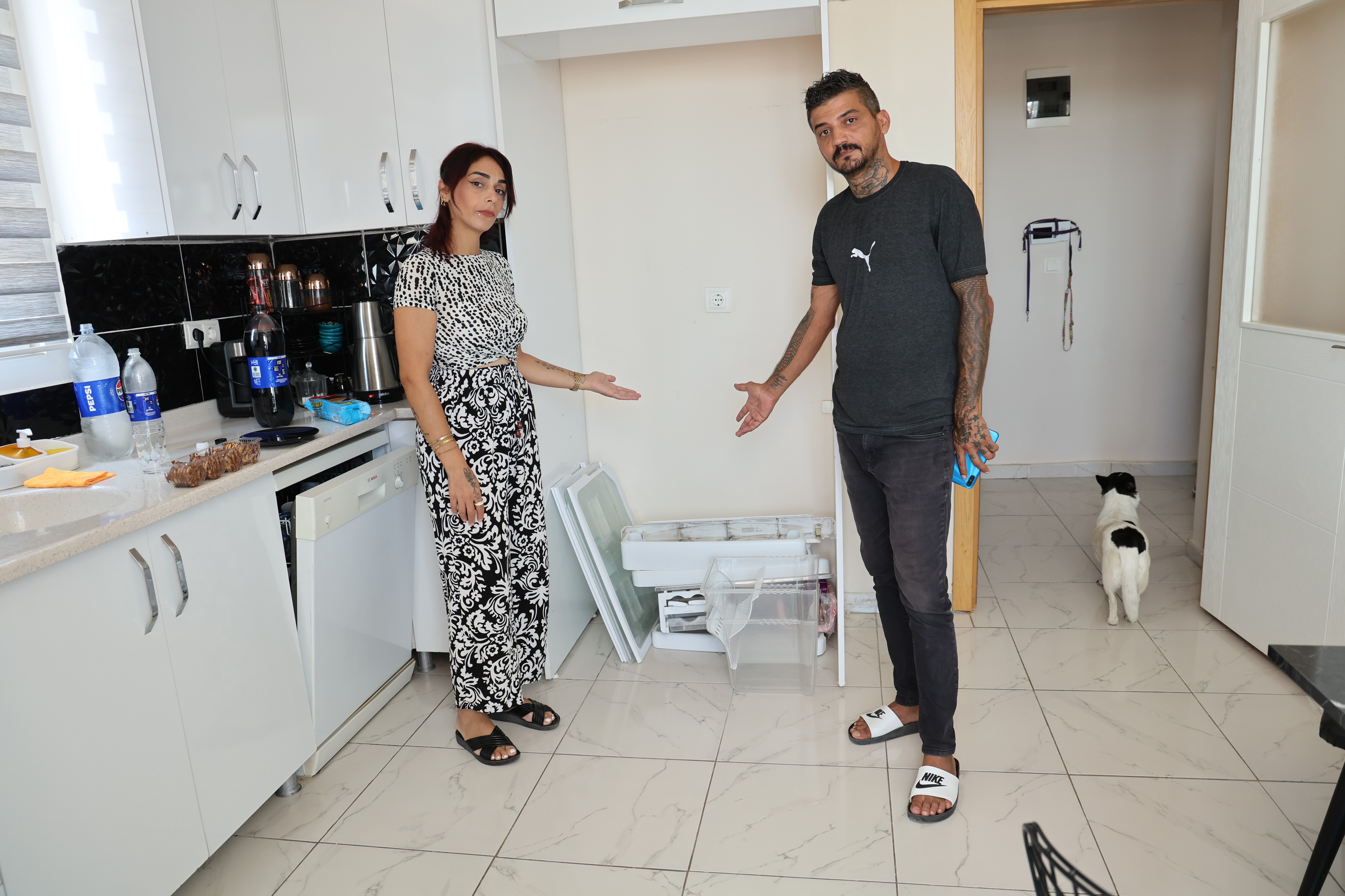 Buzdolabını servise gönderdi, başına gelmeyen kalmadı