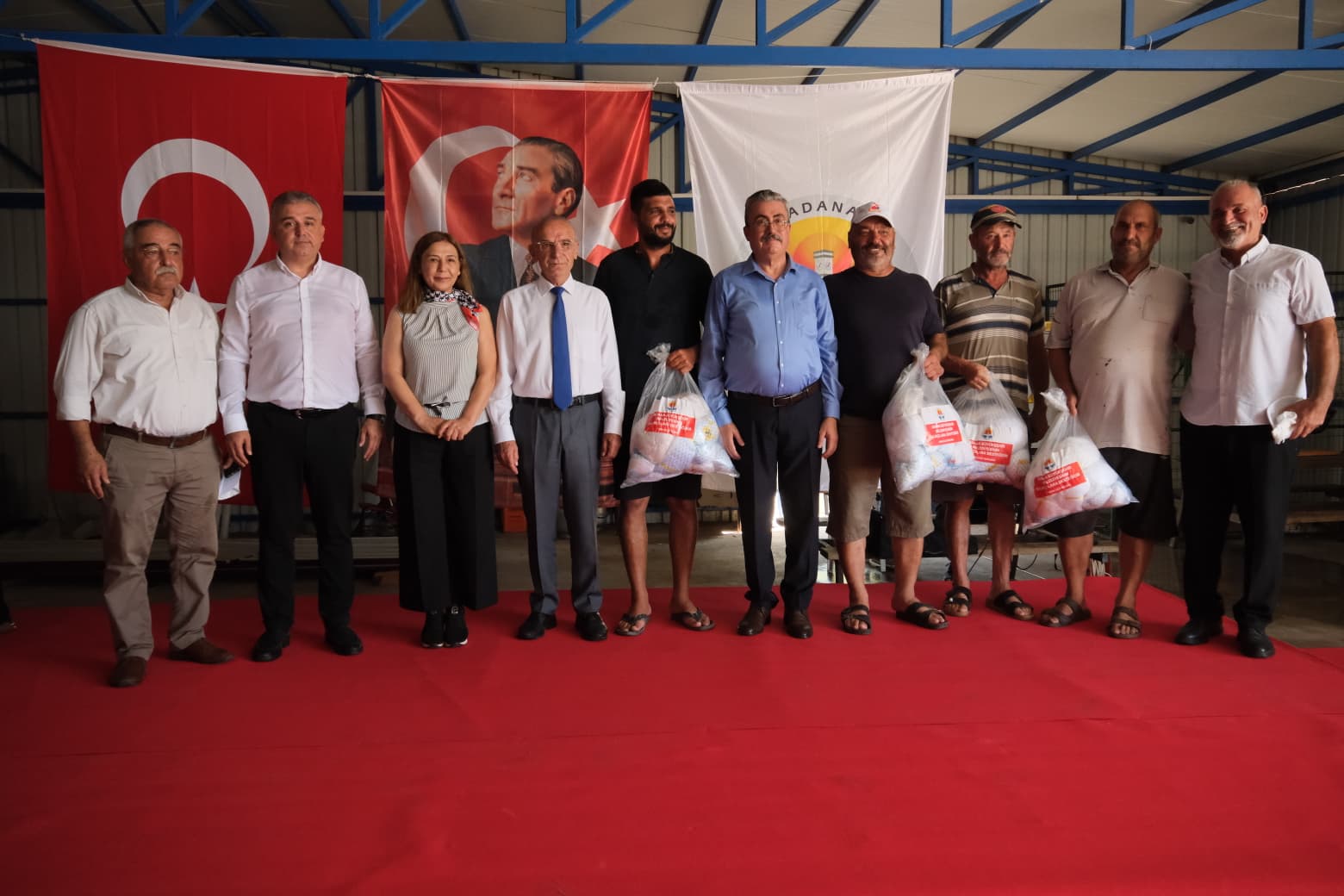 Karataş balıkçısına malzeme desteği