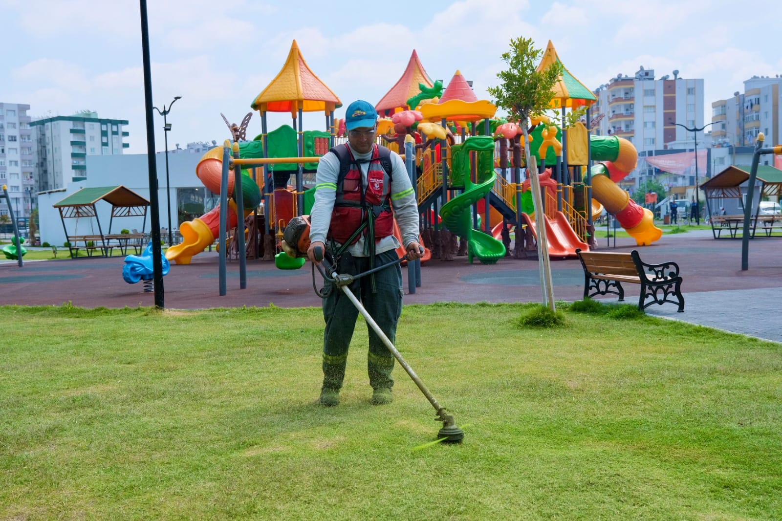 Ceyhan Belediyesi'nden Aşırı Sıcaklara Karşı "Esnek Mesai" Uygulaması