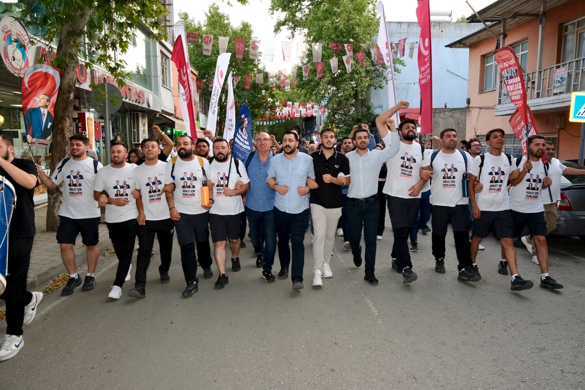 CHP'li gençlerin Adana’dan Silivri’ye başlattığı yürüyüş 6. gününde!