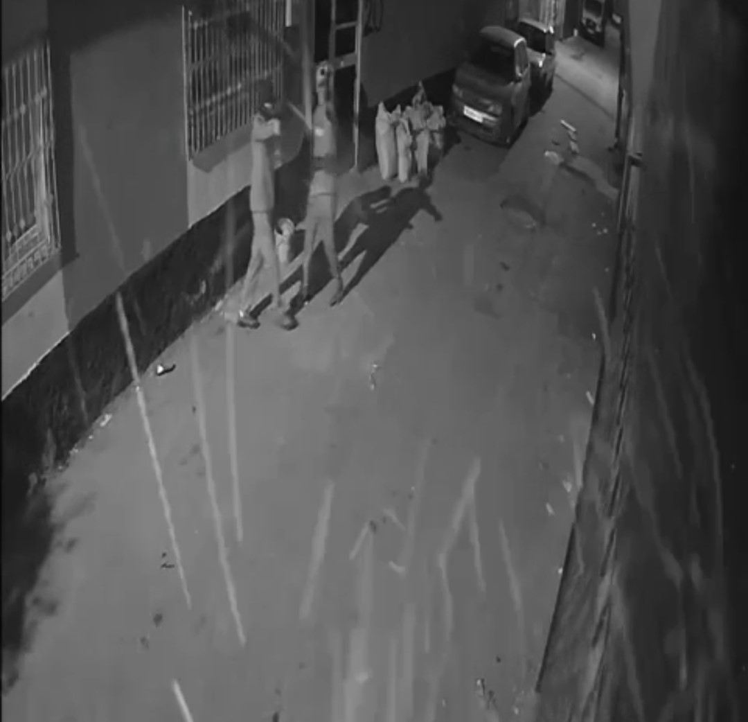 Ev kurşunlayan iki şüpheliden biri yakalandı