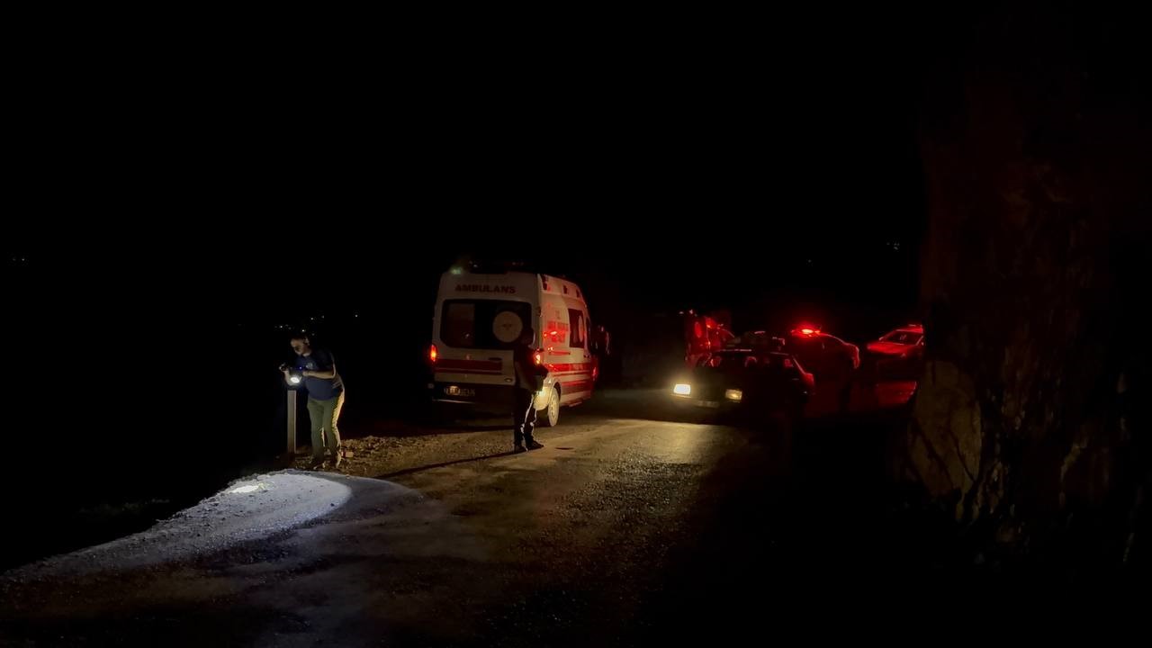 Kozan'da, uçuruma düşen araçtan sağ kurtulan olmadı