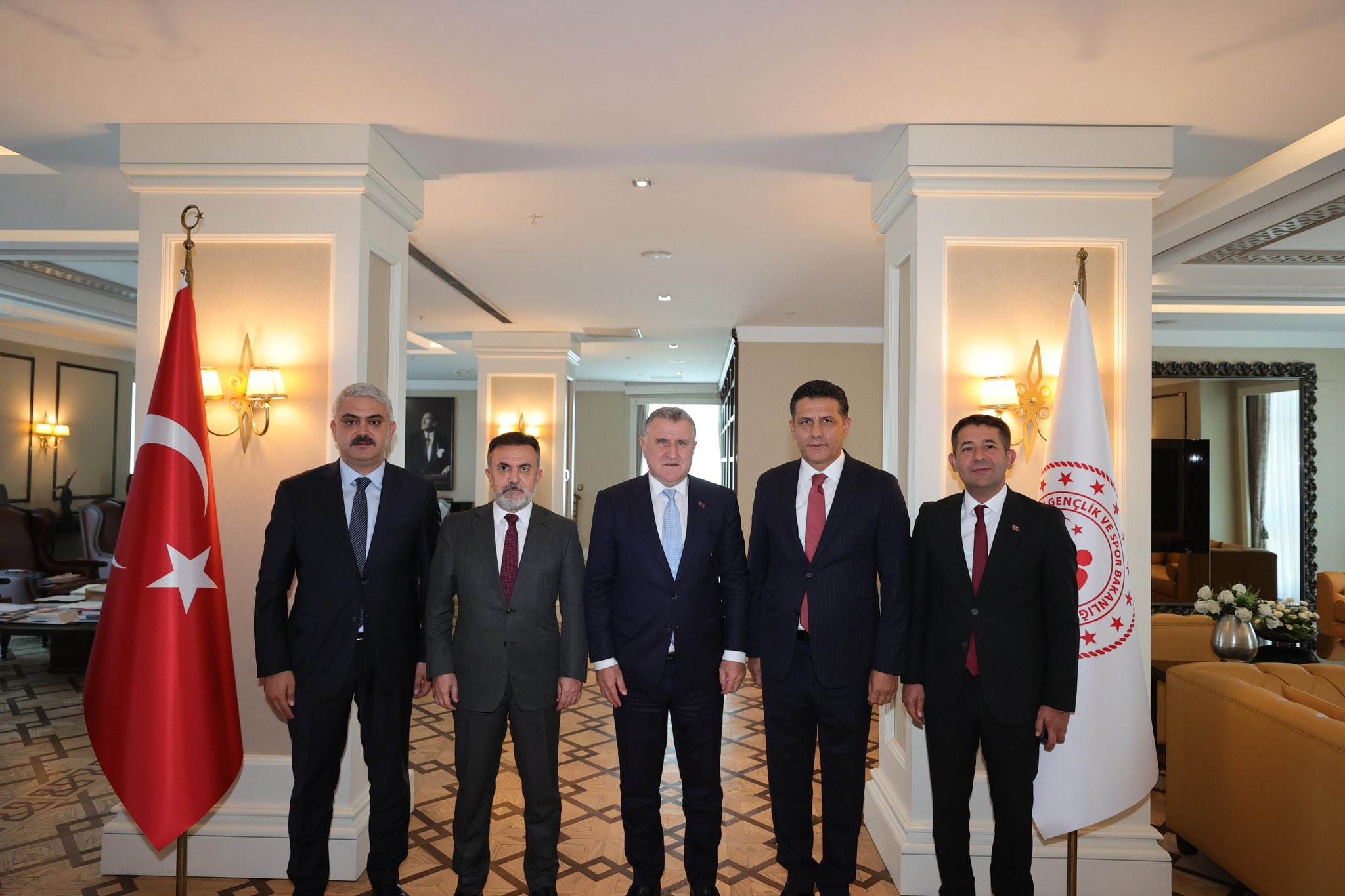 Adana'daki spor yatırımları değerlendirildi