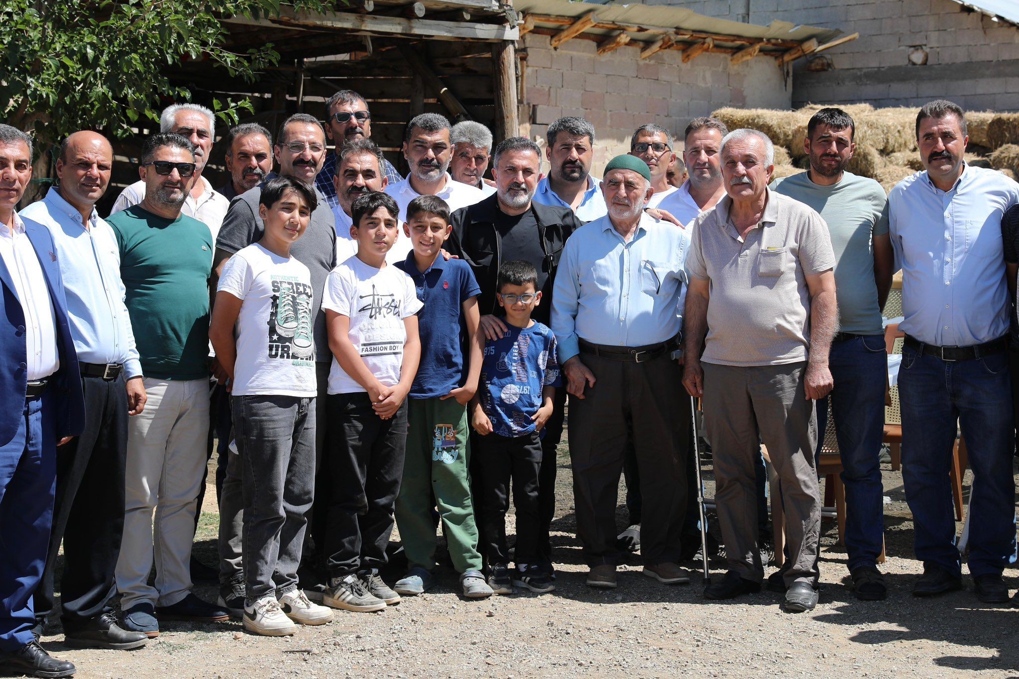 AK Parti Adana İl Başkanı Dağlı, Tufanbeyli’de vatandaşları dinledi
