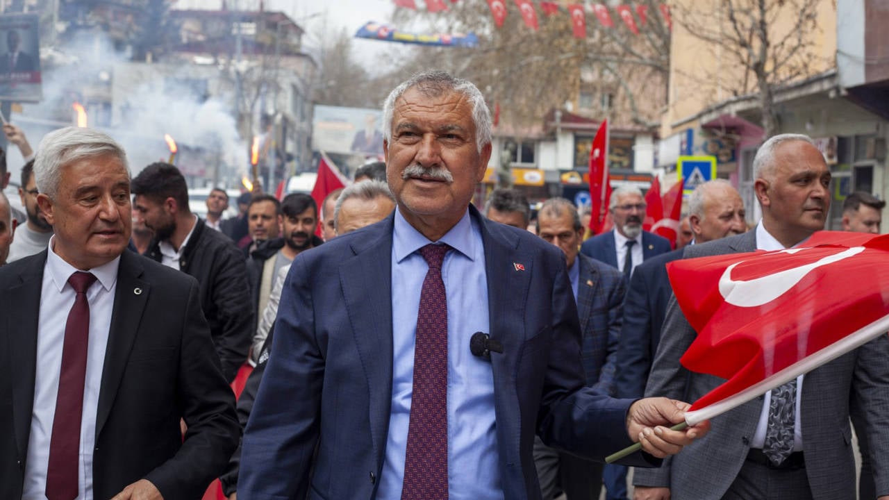 Zeydan Karalar; Gözaltı şartları kötüydü. Çok sağlıklı olmayan, esrar, eroin kokan bir ortamda dört gün tutulduk.