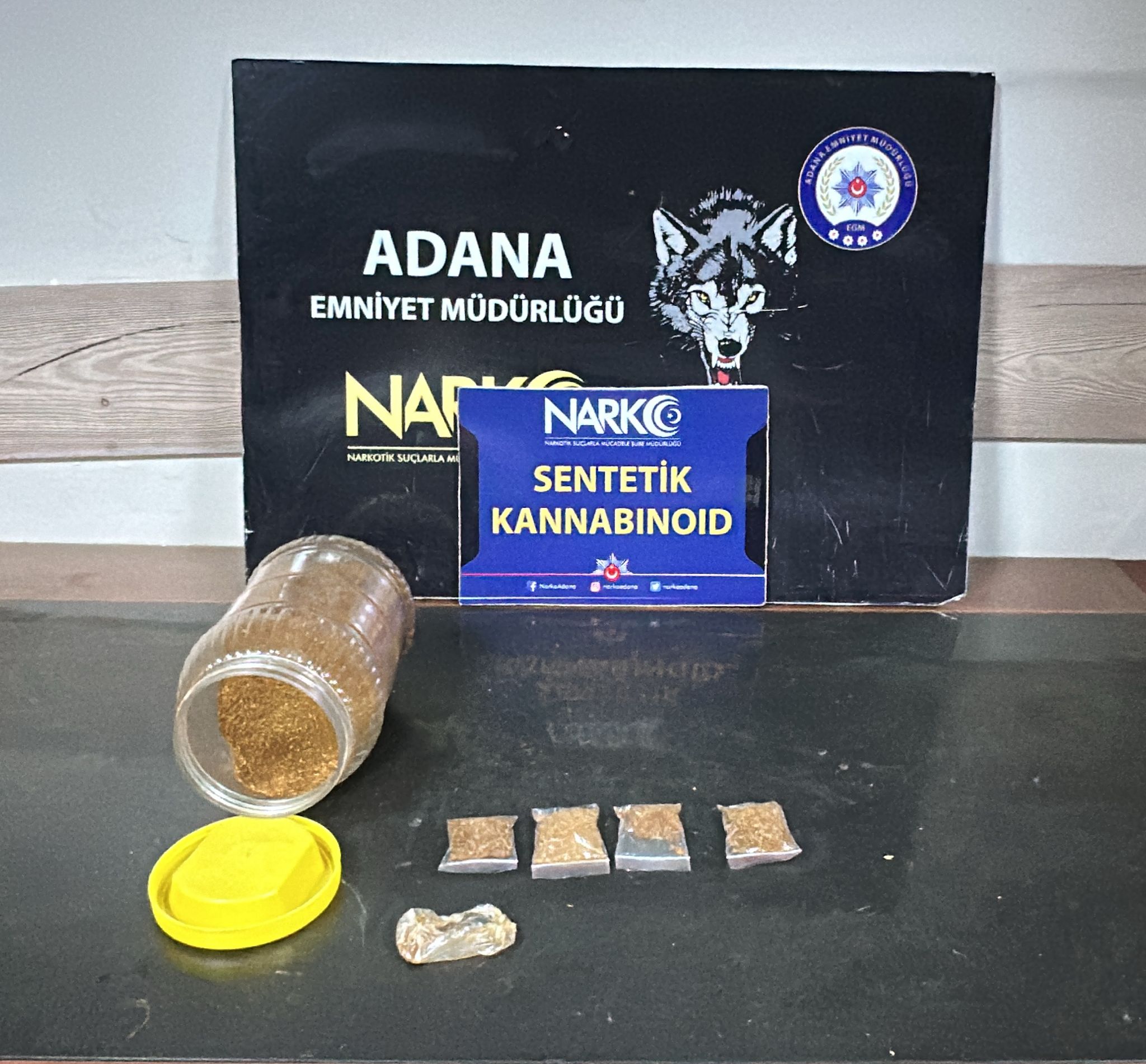 Uyuşturucuyla yakalanan 2 şühpeli tutuklandı