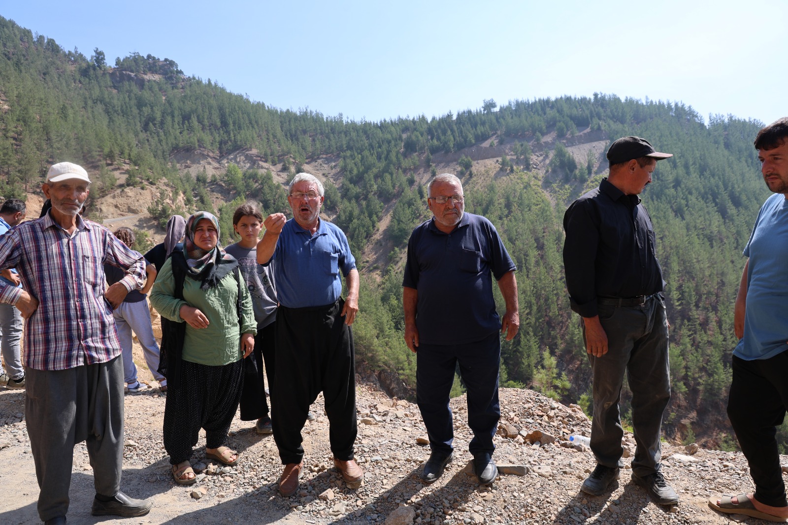 Adana'da 35 yıldır bitmeyen yol çilesi: 5 kişinin hayatını kaybettiği yolda acı nöbet