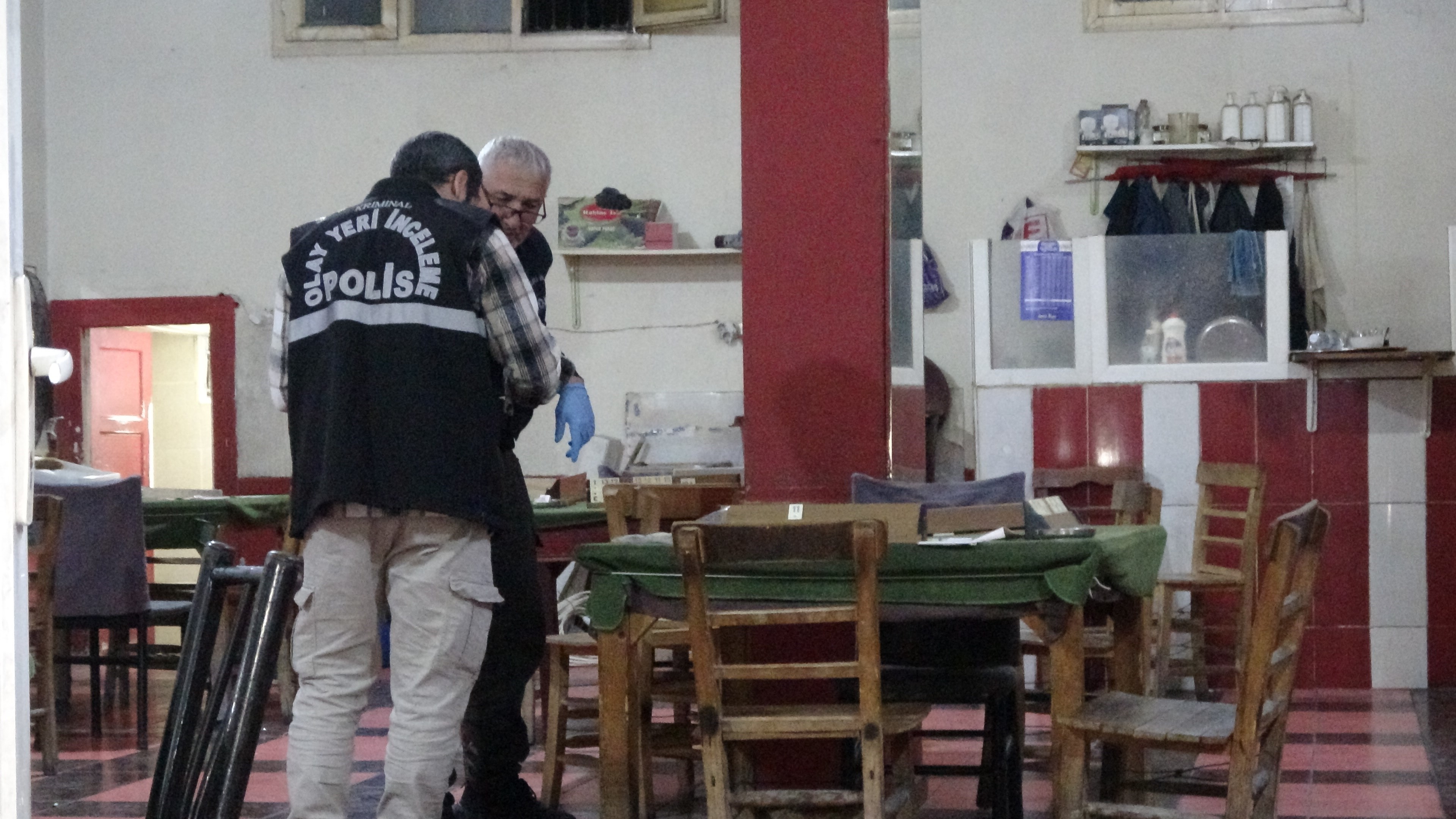 Cinayetleri işlemeden çifte tabancayla poz veren sanığa 35 yıl 6 ay hapis istendi