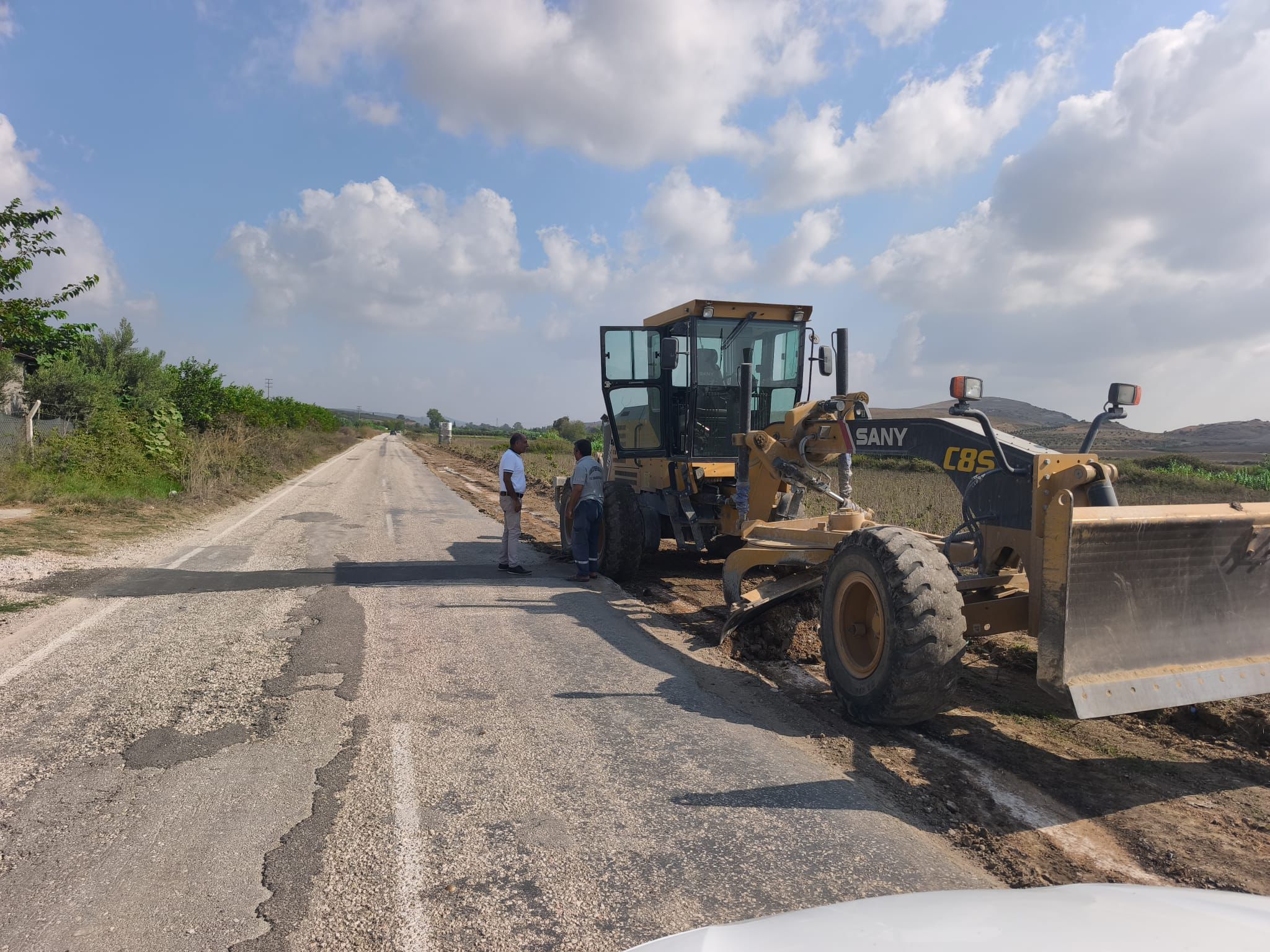 Yumurtalık'ta yollar yenileniyor