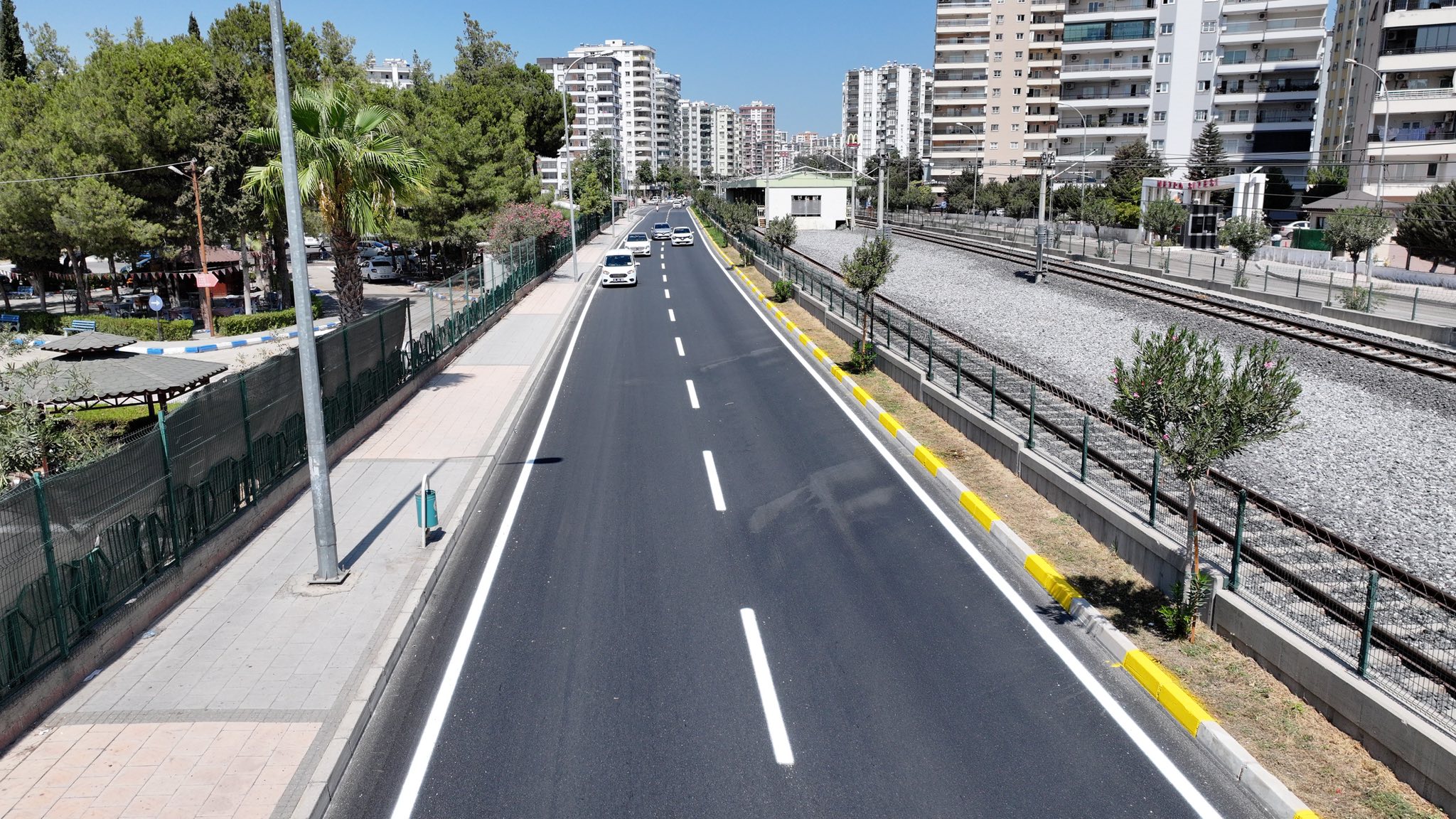 Alparslan Türkeş Bulvarı’nda asfalt yenileme çalışmaları sürüyor 