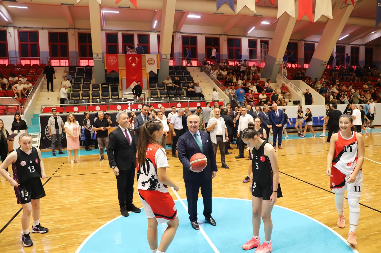 Anadolu Yıldızlar Ligi Basketbol Şampiyonası, Adana’da başladı
