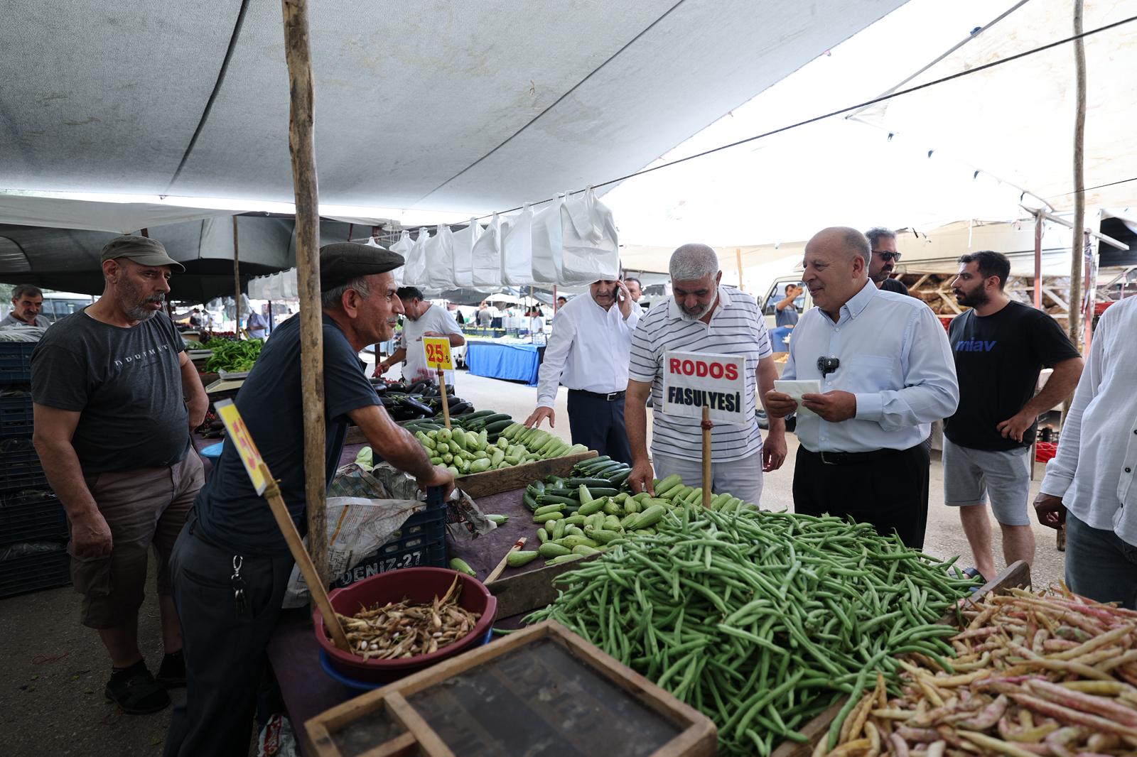 Yüreğir Belediye Başkanı Ali Demirçalı, Yenidoğan Semt Pazarı'nı ziyaret etti.