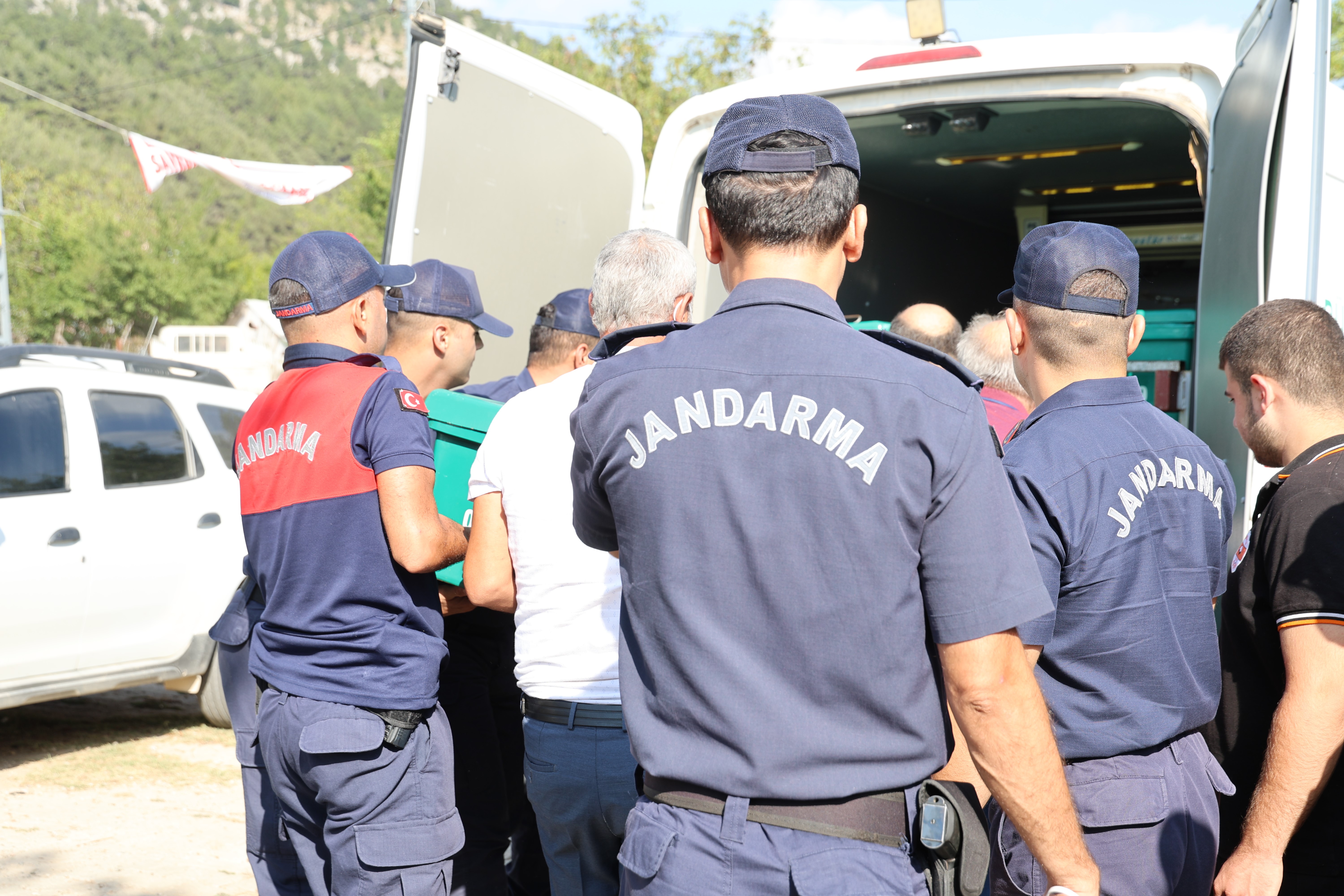 Şüpheli ev sahibi öğretmen, ölen kiracısını '500 TL' için darbetmiş  