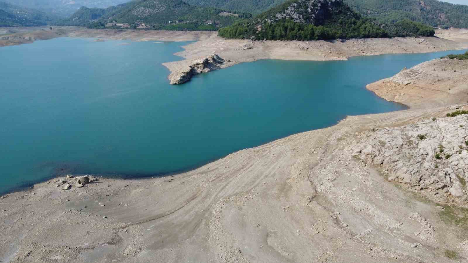 Adana, sonbahara kurak girdi