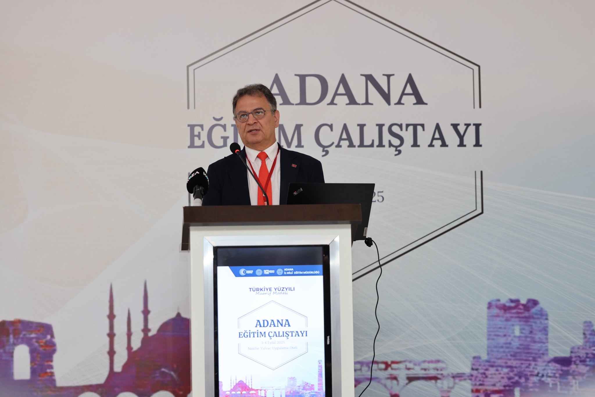 Adana’da, Eğitim Çalıştayı başladı