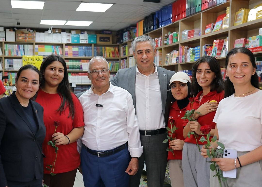 İYİ Parti Adana İl Teşkilatı, kırtasiyecileri gezdi