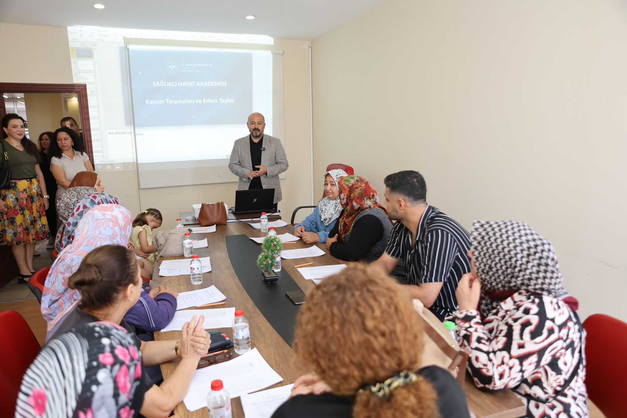Halk Sağlığı Haftasında Kanserde erken teşhis toplantısı yapıldı