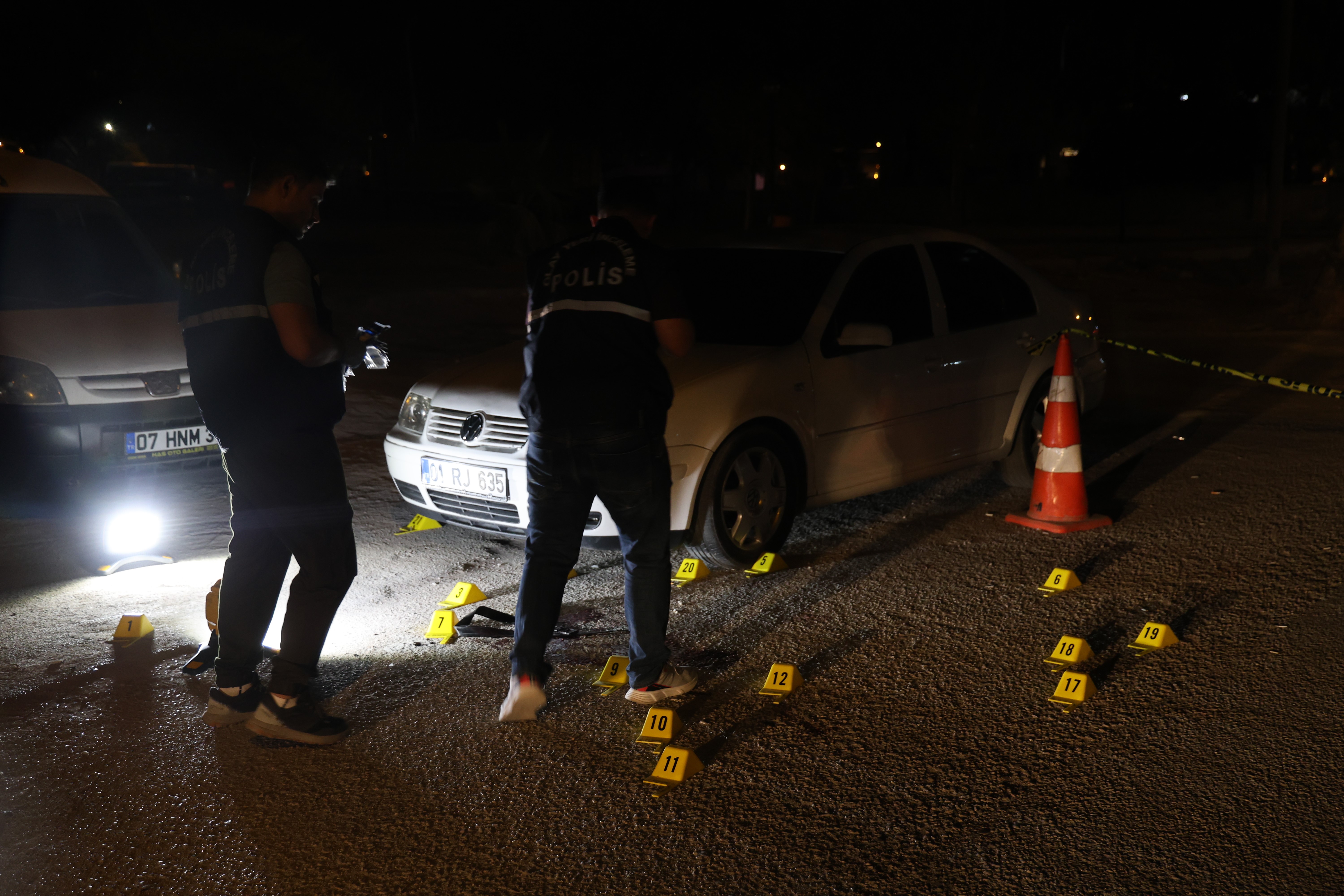 Düğün salonu önündeki küfür tartışmasında silahlar konuştu