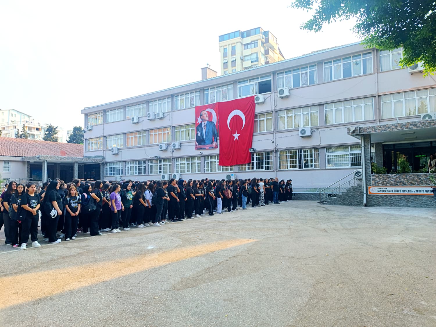 İsmet İnönü Kız Meslek Lisesi'nde yeni eğitim yılına coşkulu başlangıç