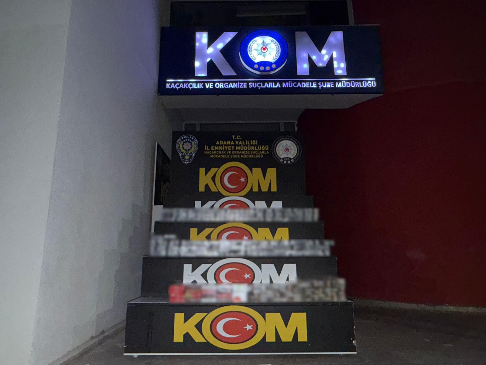 Adana'da 4 bin paket kaçak sigara ele geçirildi: 3 kişi tutuklandı