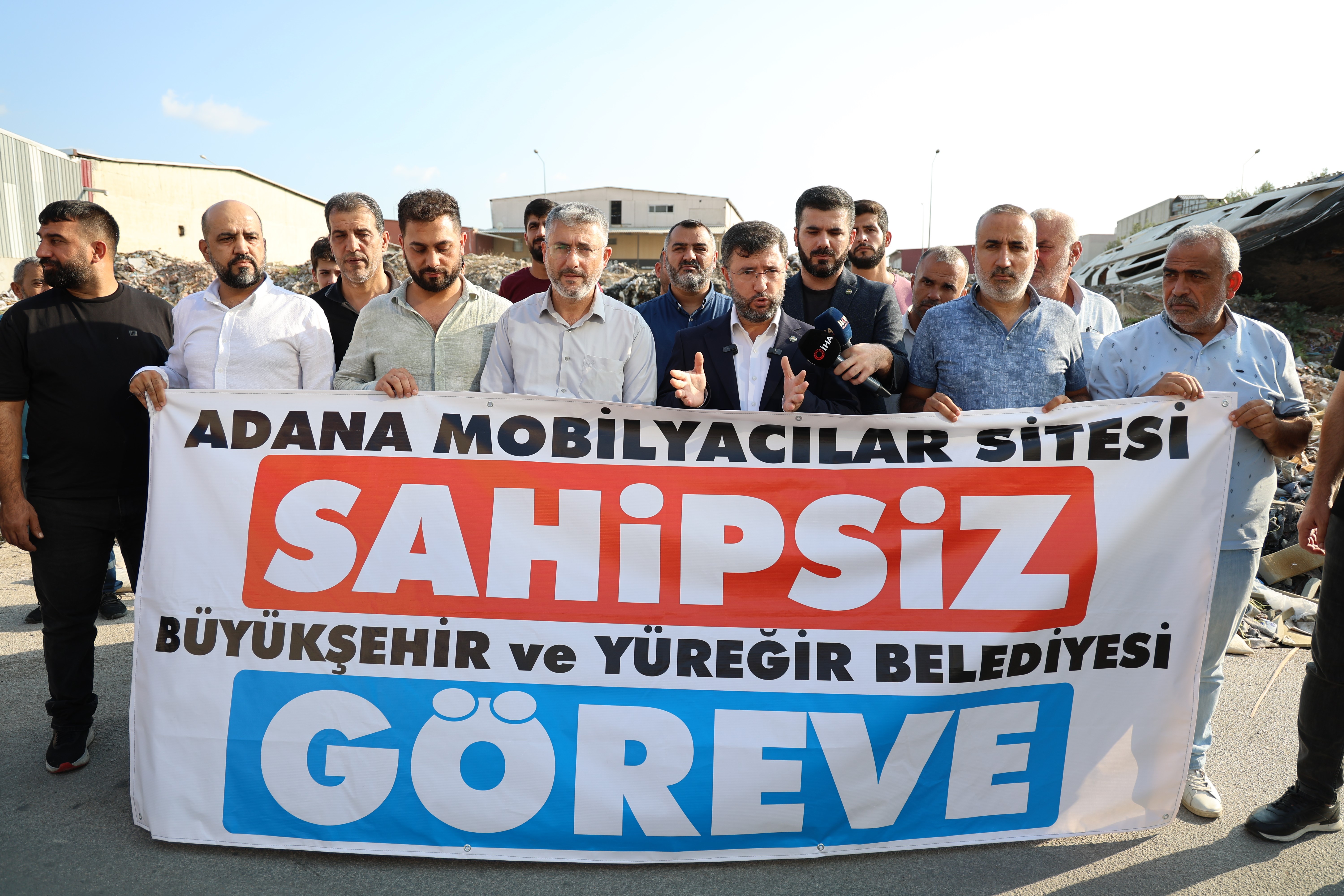 Yüreğir'de esnaf isyan ediyor! Vatandaşlar belediyeyi göreve davet etti!