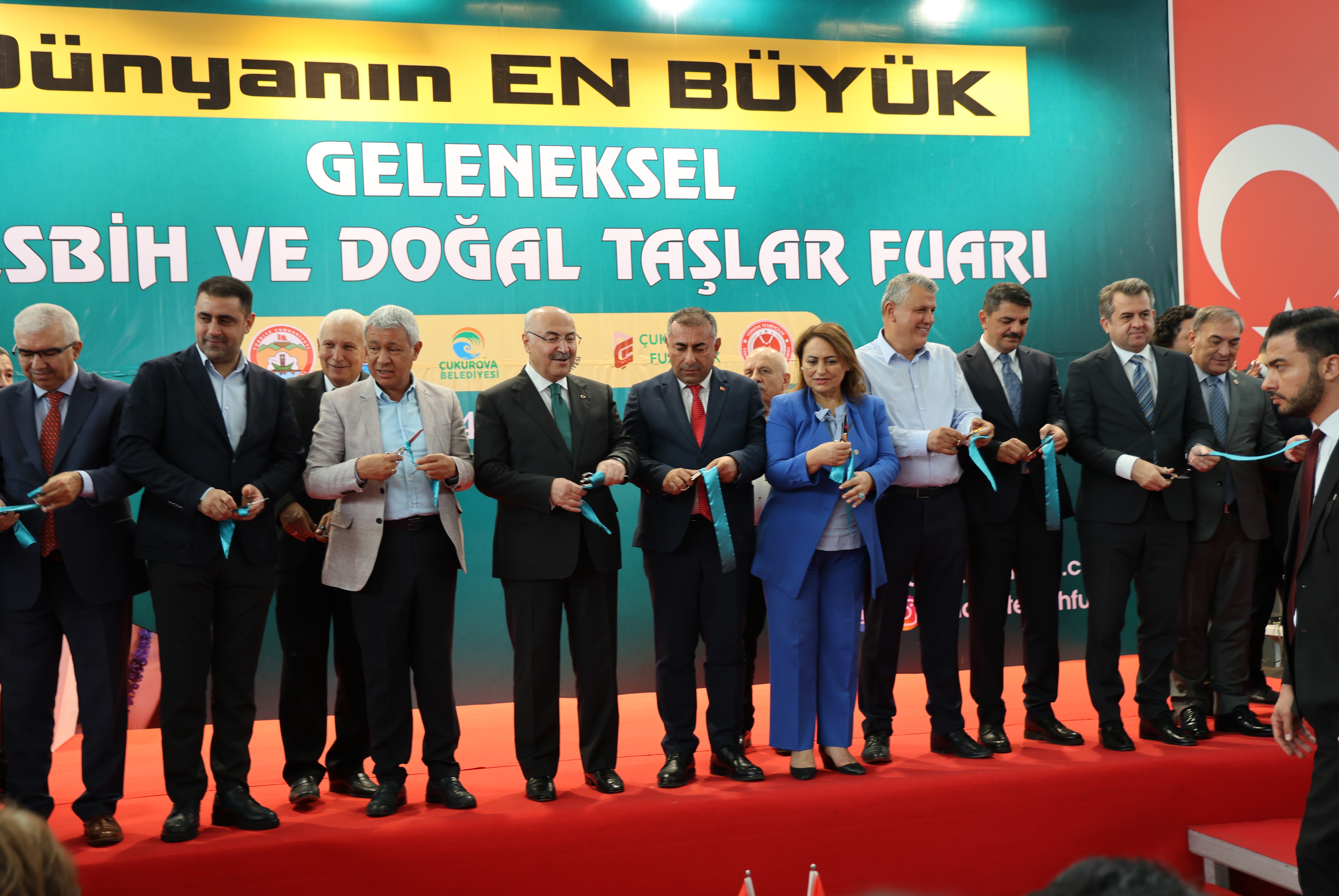 Padişah portreli tespihler görücüye çıktı