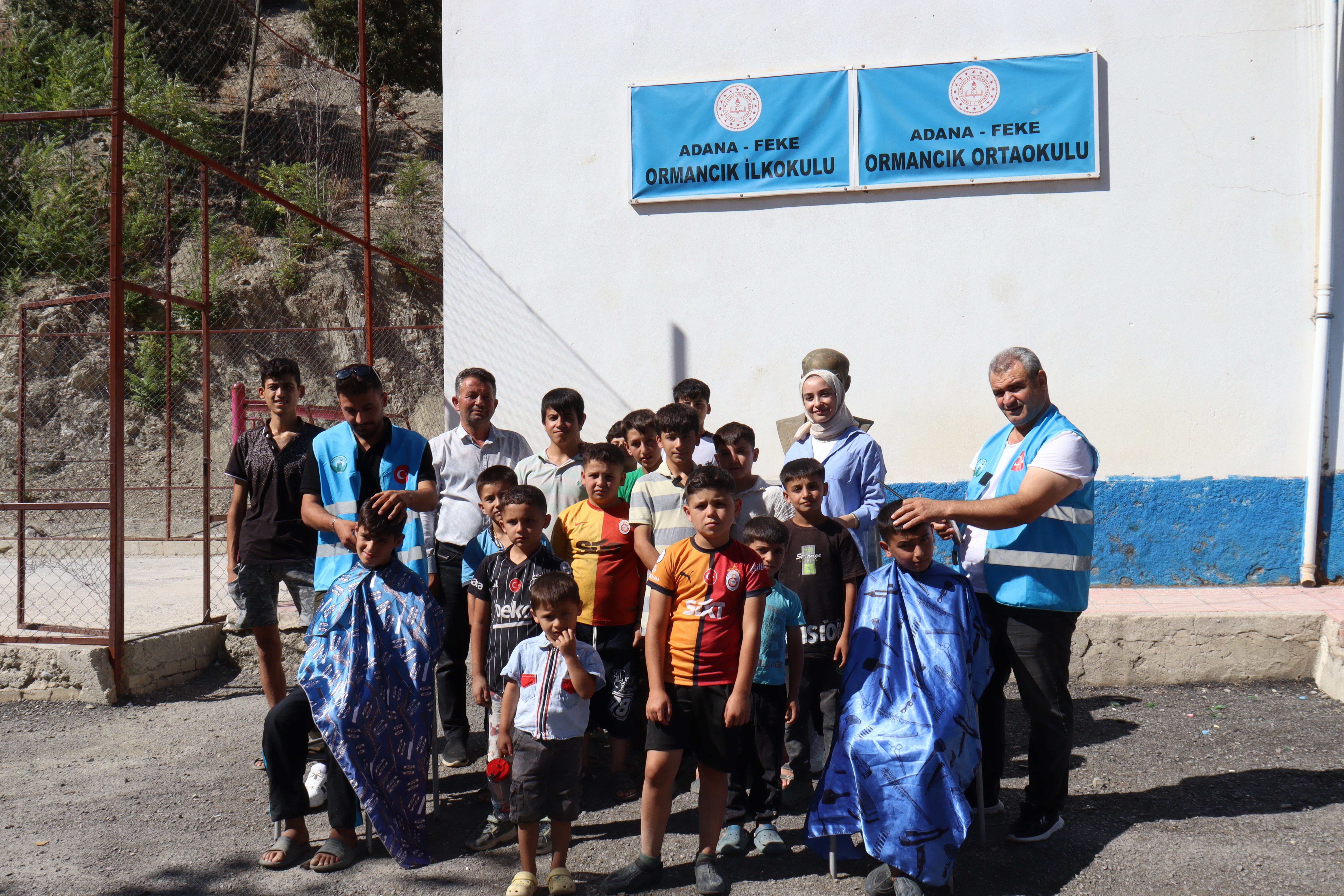 Köy okulları ve öğrencilere anlamlı dokunuş