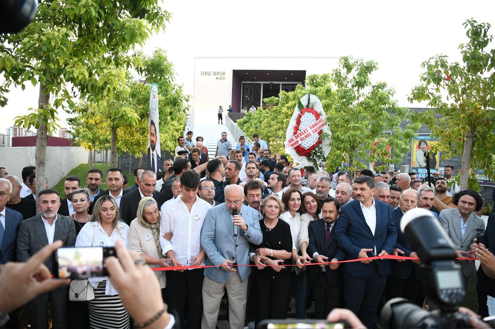 Ferdi Tayfur Müzesi ve Sanat Parkı açıldı!