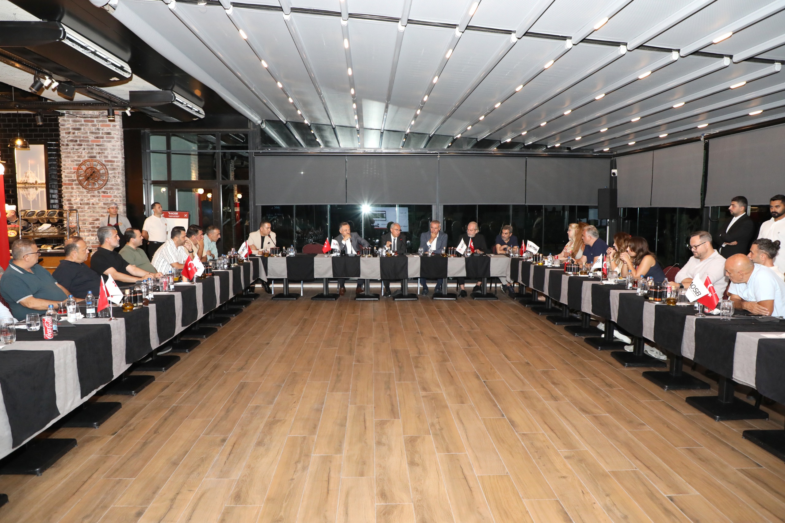 AOSB Yönetimi, Makine ve Metal Sanayicileri ile Bir Araya Geldi