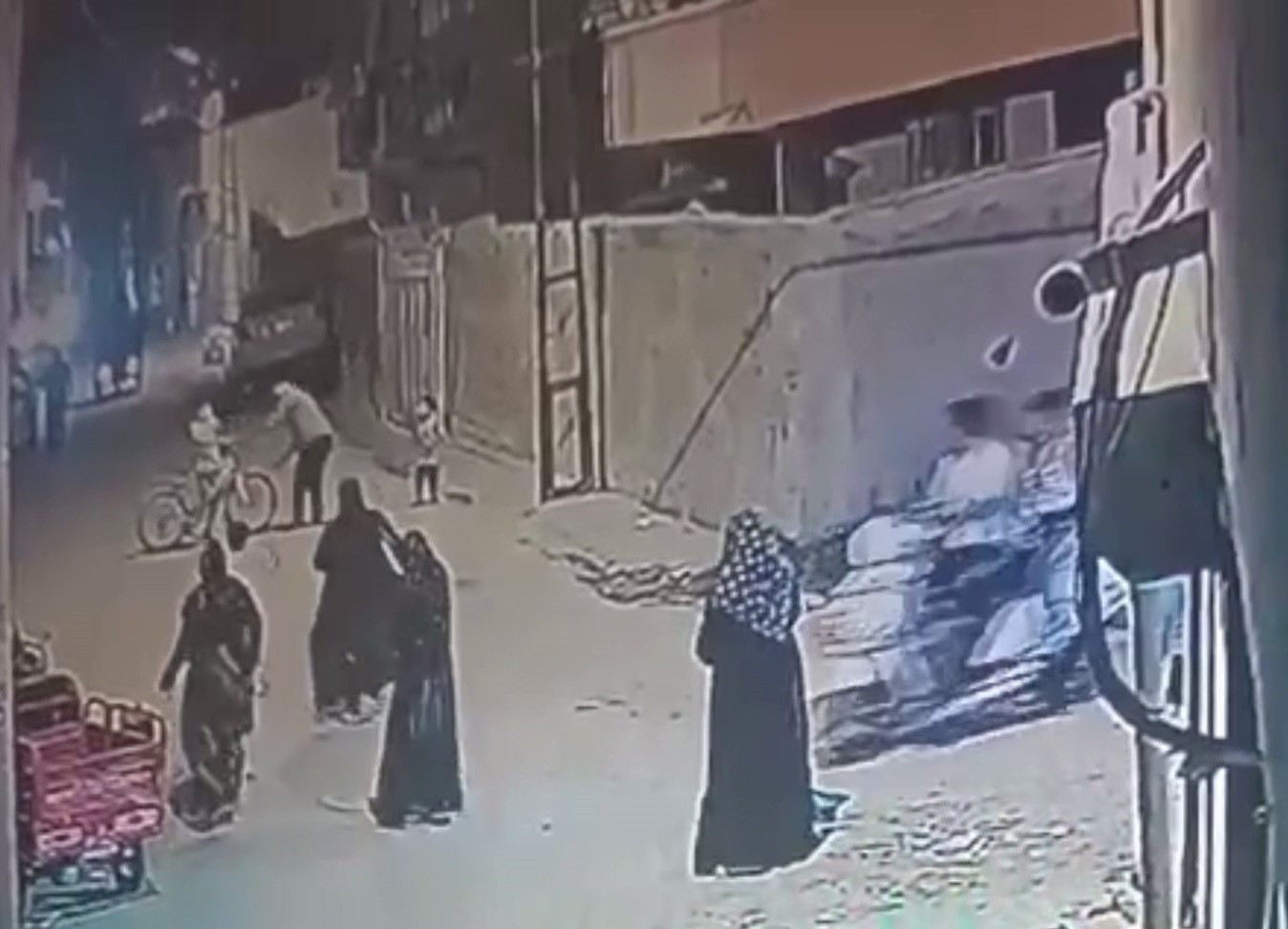 Çocukları sopayla döven şahıs serbest kaldı