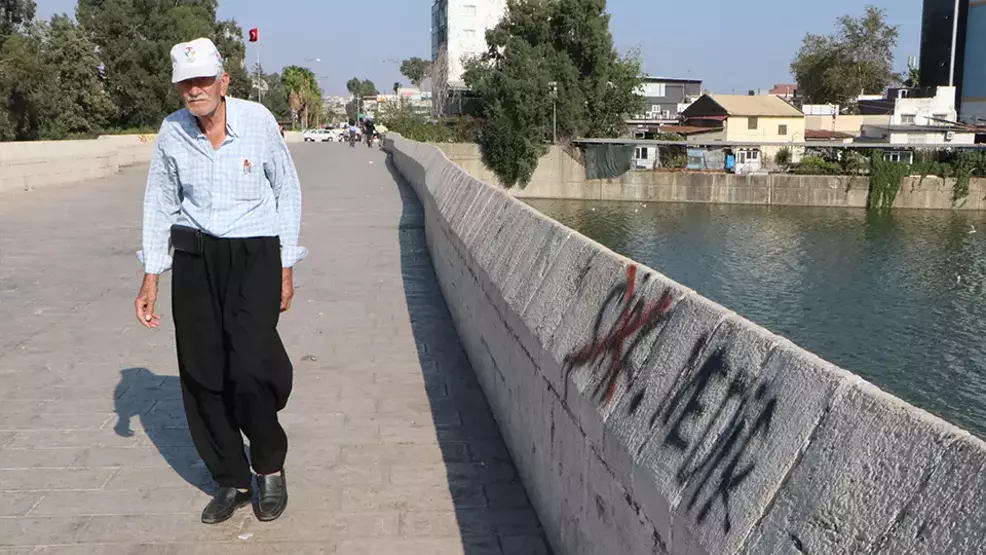 16 asırlık tarihe saygısızlık: Roma döneminden kalma köprüyü karalama tahtasına çevirdiler