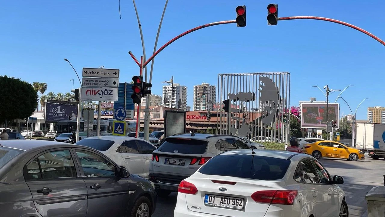 Adana’da Trafik Işıklarında Yeni Dönem Başlıyor!