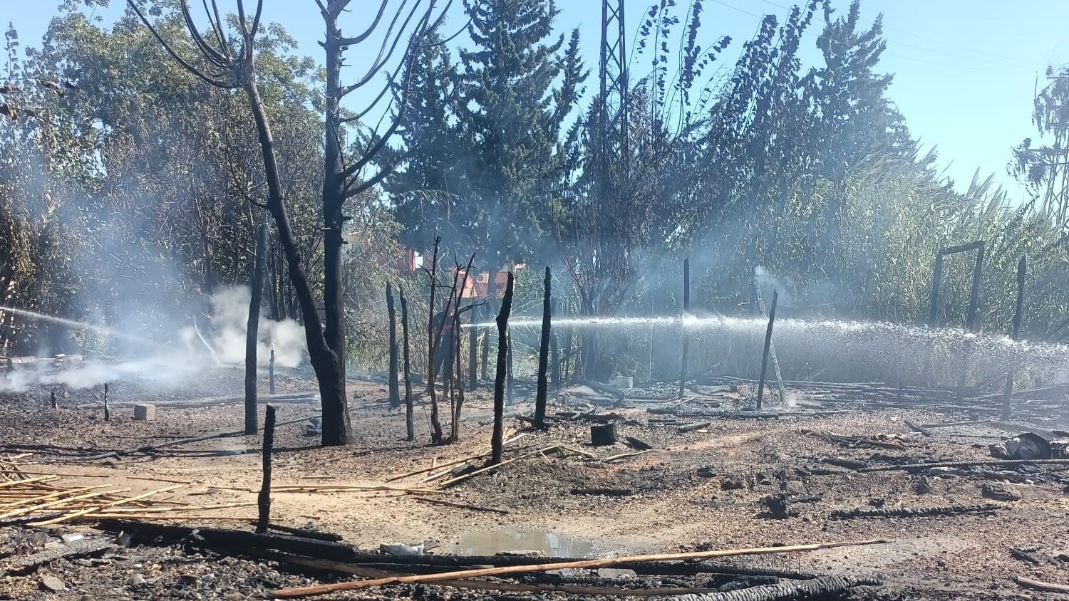 Adana'da tarım işçilerinin kaldığı 4 çadır yandı
