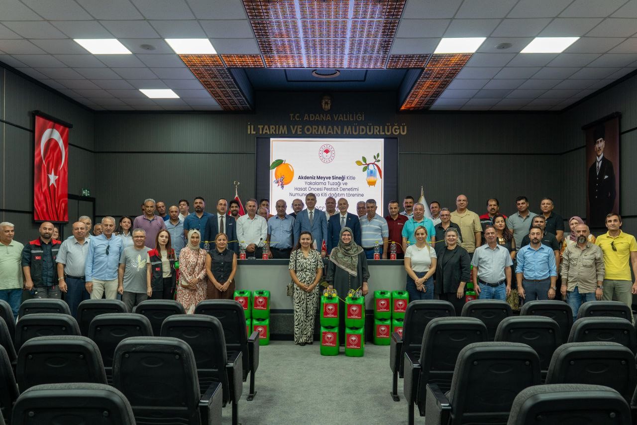 Üreticiye, Akdeniz meyve sineği tuzağı dağıtıldı