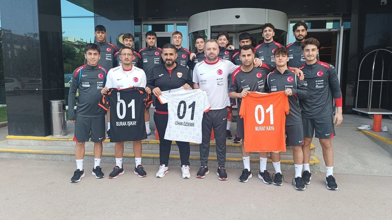 Turbeyler Grubu, Adanasporlu futbolcuyu yalnız bırakmadı!