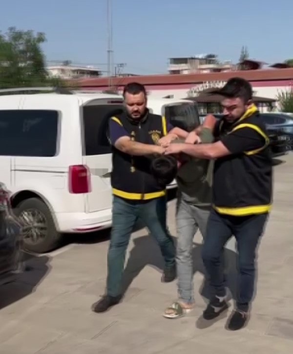 Liselinin telefonunu kapkaç yöntemiyle çaldı, yakalanıp tutuklandı