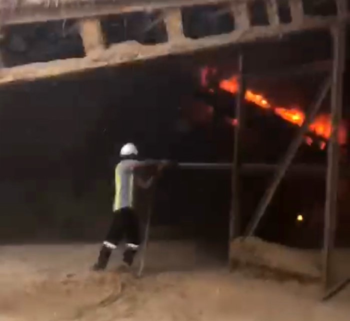 Tarımsal atıklardan enerji üretilen fabrikada yangın çıktı