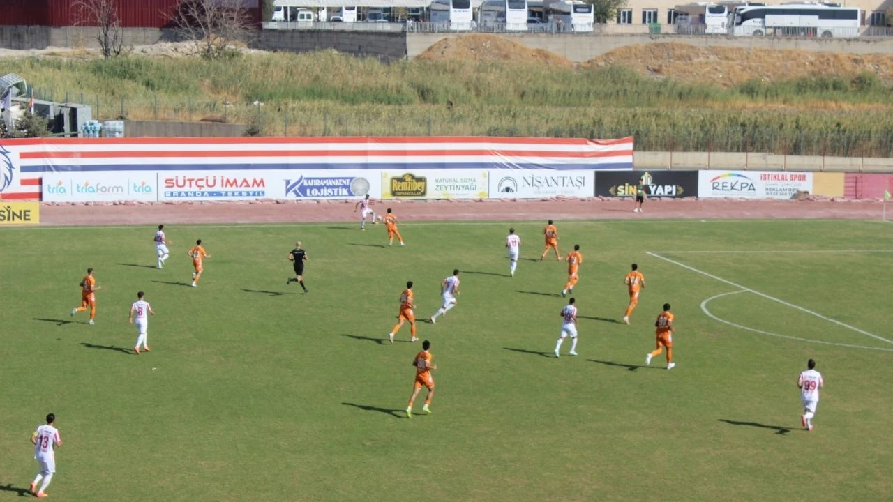 Adana sporuna ne oluyor? Demirspor'dan sonra Adanaspor'da 6 gol yedi!