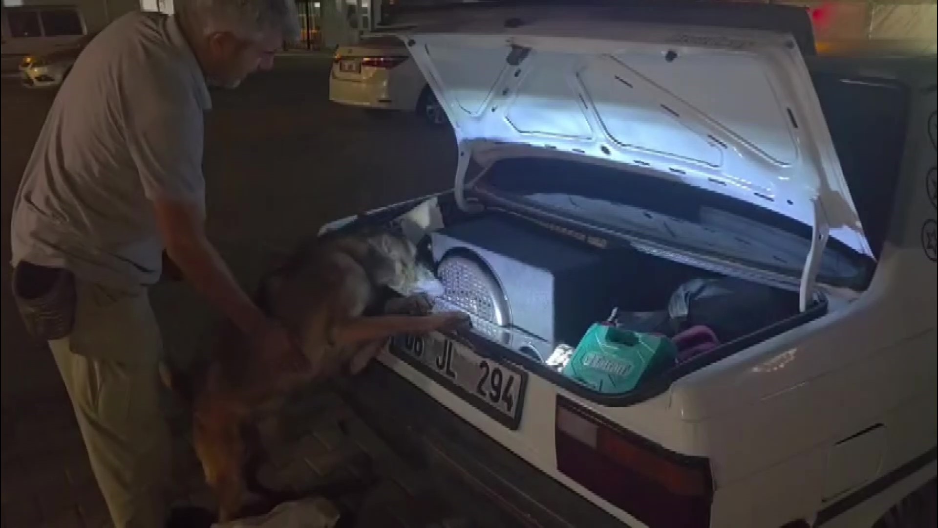 Ucuza bulunca almış: Hoparlörden 2 bine yakın uyuşturucu hap çıktı