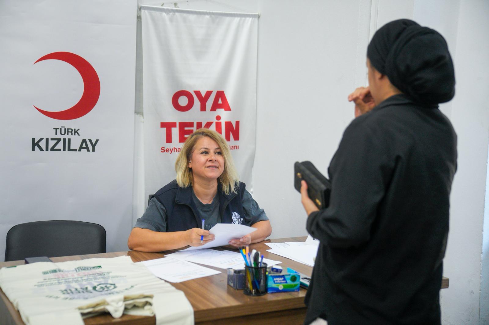 Seyhan’da dar gelirli ailelerin yüzü ihtiyaç bankası ile gülüyor