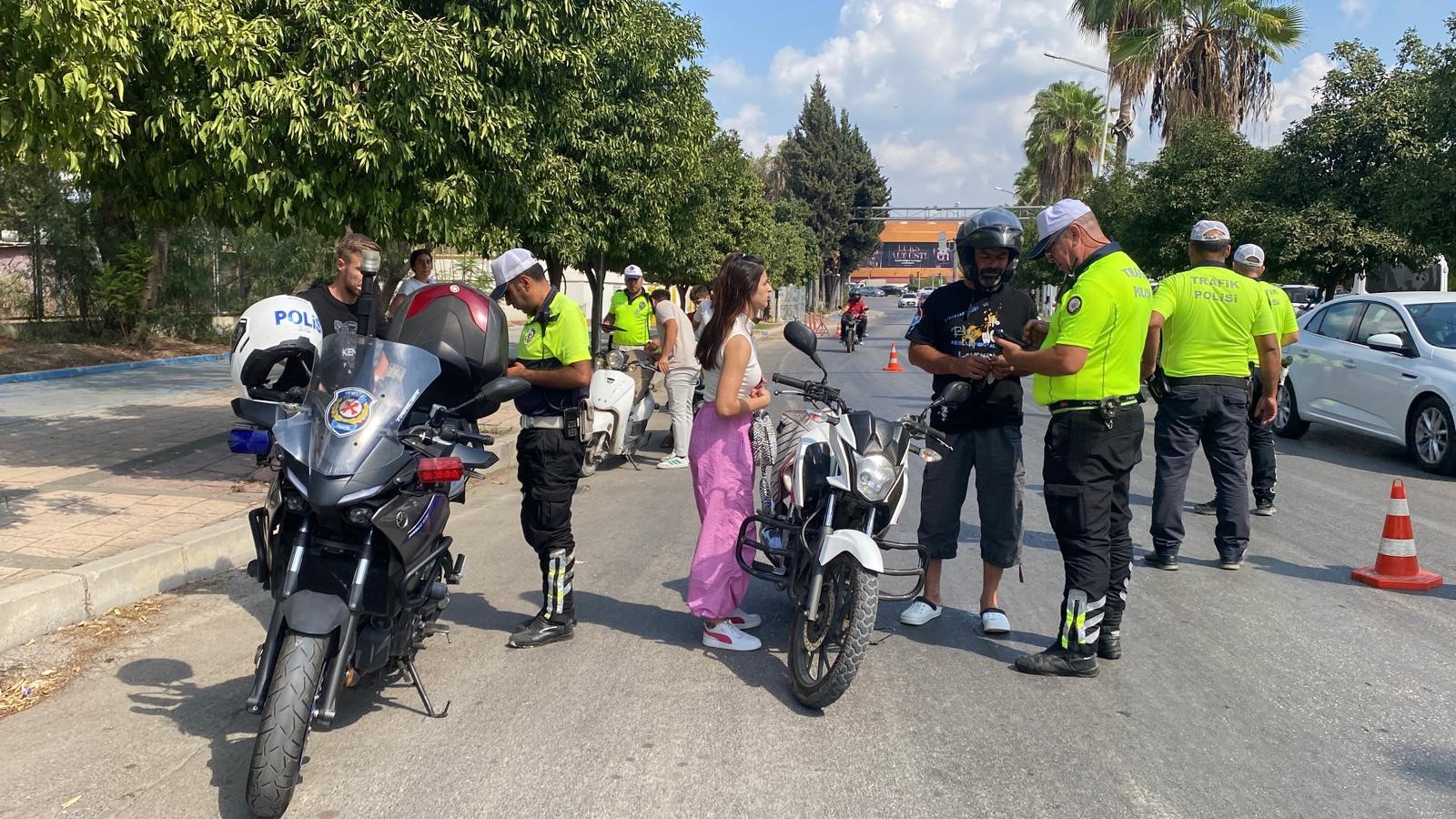 Motosiklet sürücülerine 1 buçuk saatte 456 bin TL ceza kesildi