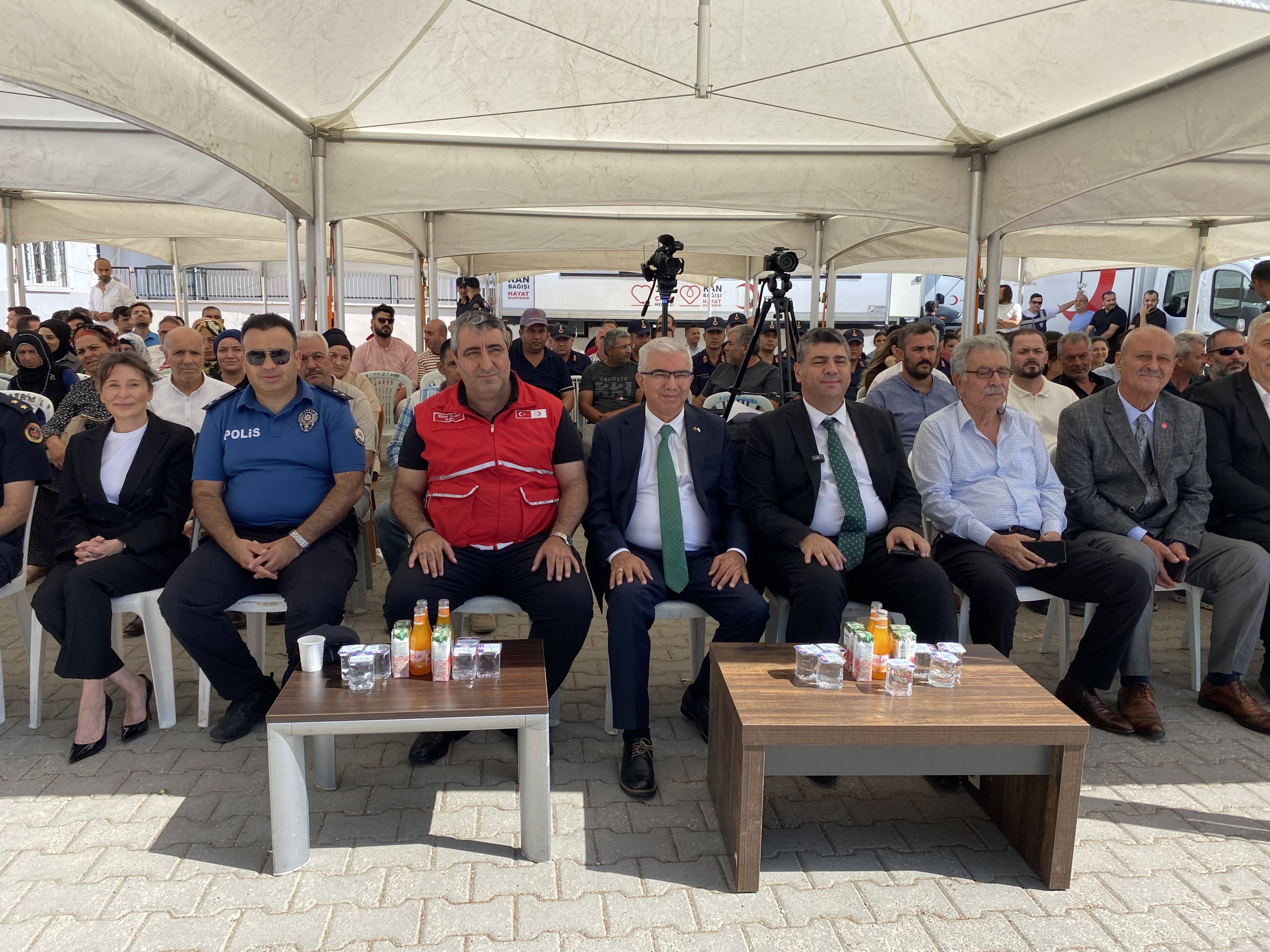 Adana’da deprem mağduru çiftçilere Kızılay’dan destek