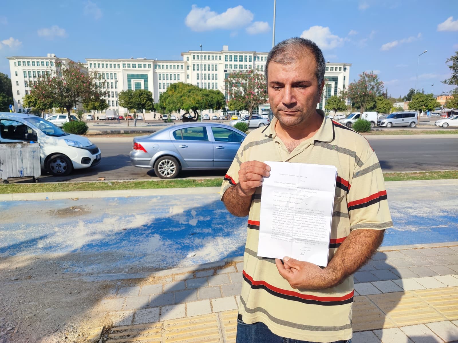 'Kenara çekilir misiniz' diyerek uyardı, dayak yedi