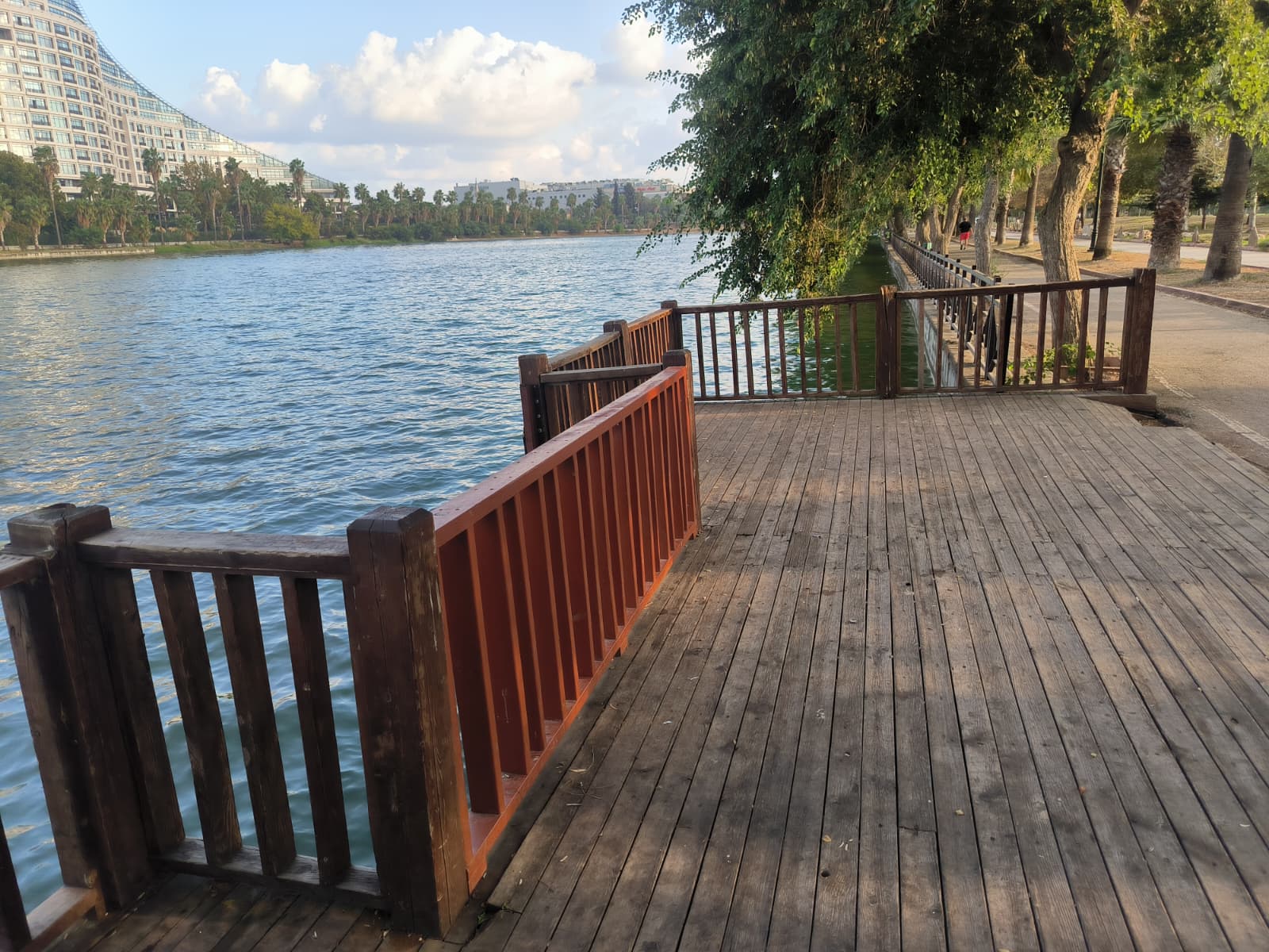 Lezzet Festi̇vali̇ öncesi̇ Merkez Park’ta ri̇skli̇ noktalar di̇kkat çeki̇yor