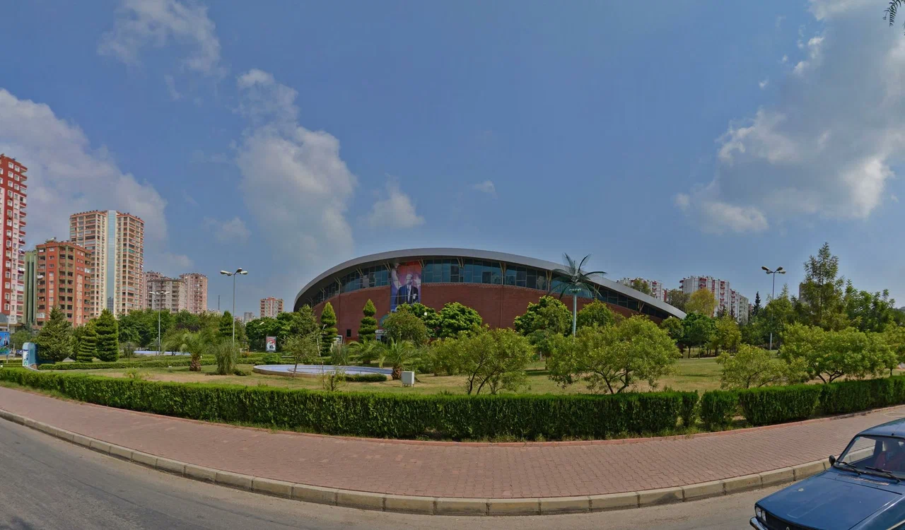 Hayalpark Kapalı Yüzme Havuzu, umutla bekleni̇yor