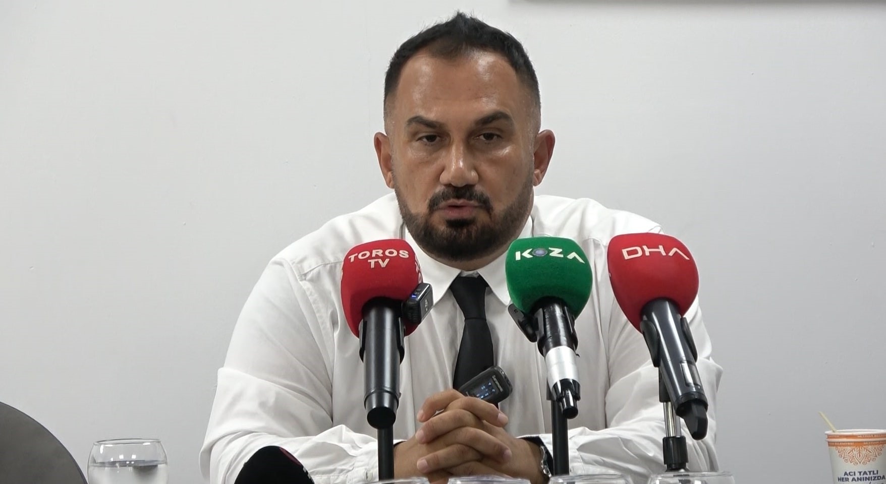 Adanaspor Teknik Direktörü Yüksel Yeşilova: "Kimse elini taşın altına koymadı, maçlara ağlayarak çıkıyoruz"