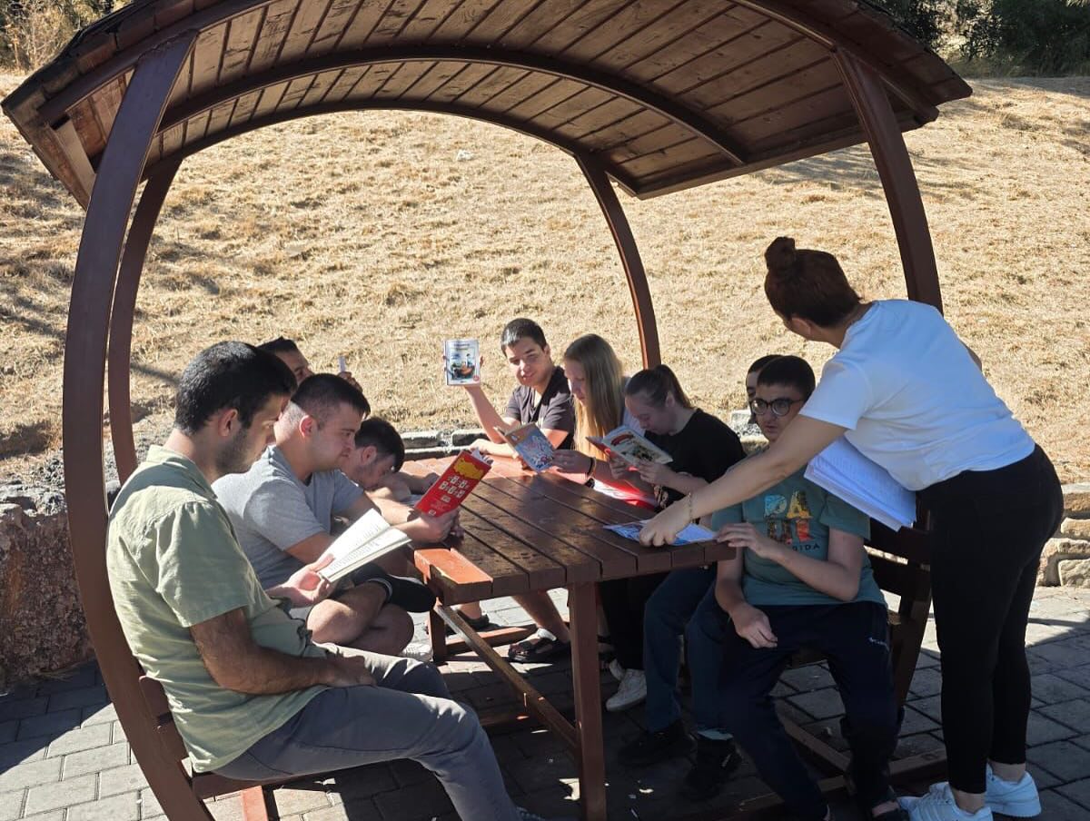 Adana’da engelli bireylerle “Kitap Doğanın İçinde” etkinliği