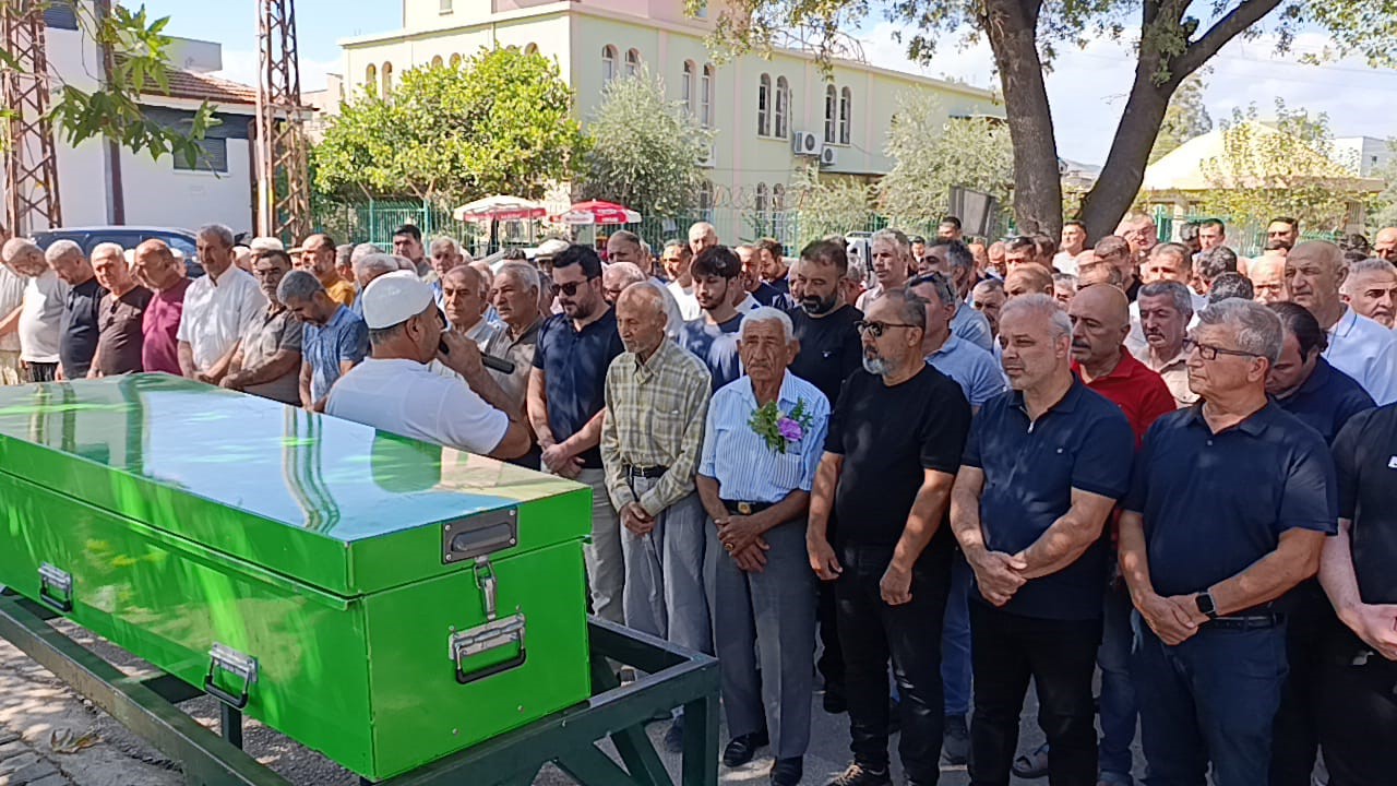 Trafik kazasında hayatını kaybeden doktor memleketi Kozan'da son yolculuğuna uğurlandı